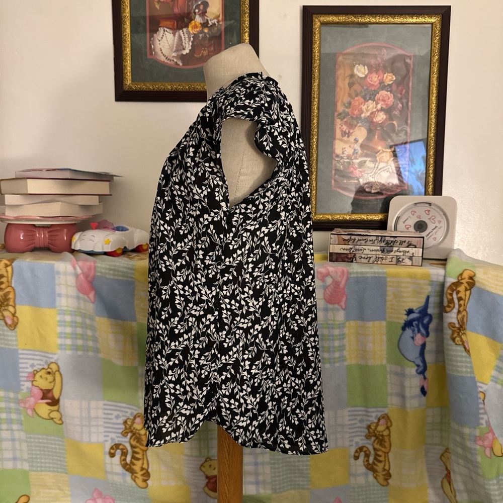 Floral blouse - Picture 2 of 4